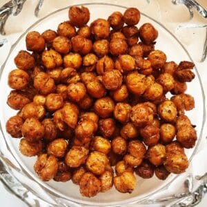 spicy roasted baked chickpeas